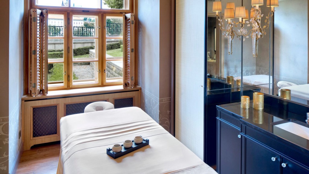 four-seasons-prague-spa-ava